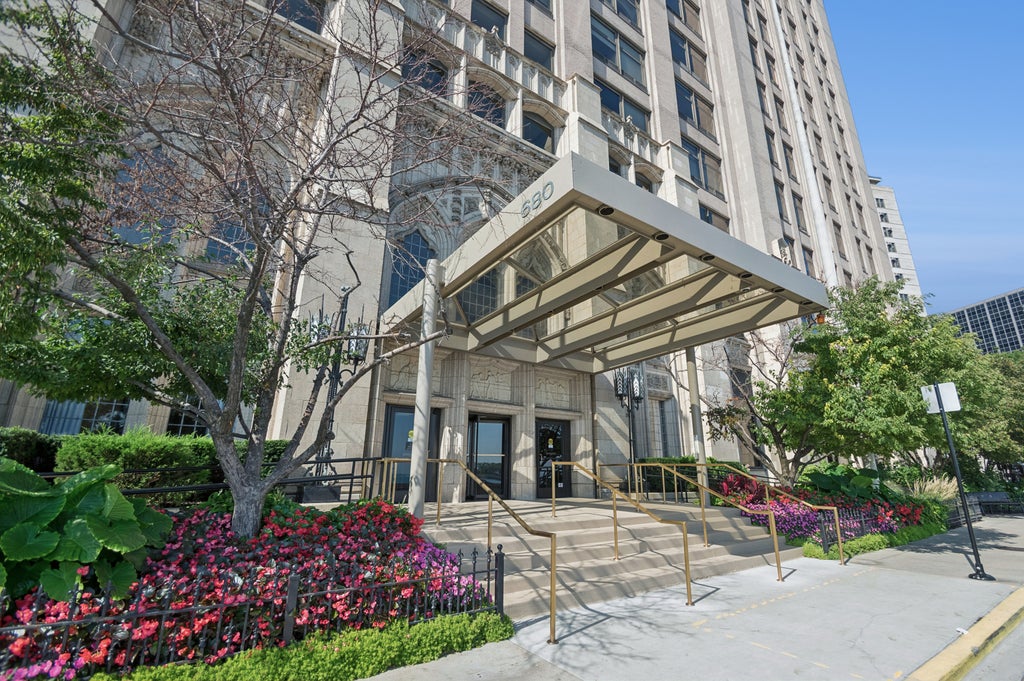 680 North Lake Shore Drive 1219, Chicago, 60611