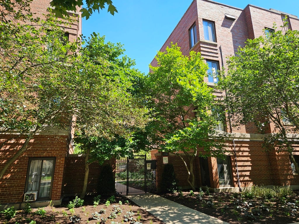 1220 West Chase Avenue 2g, Chicago, 60626