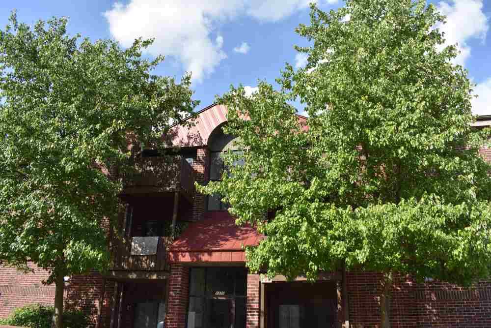 1350 Brook Street K, St. Charles