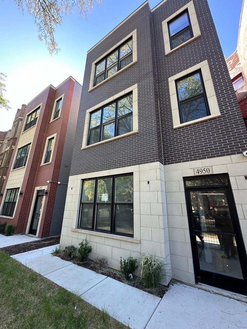 4950 South Michigan Avenue 2, Chicago, 60615