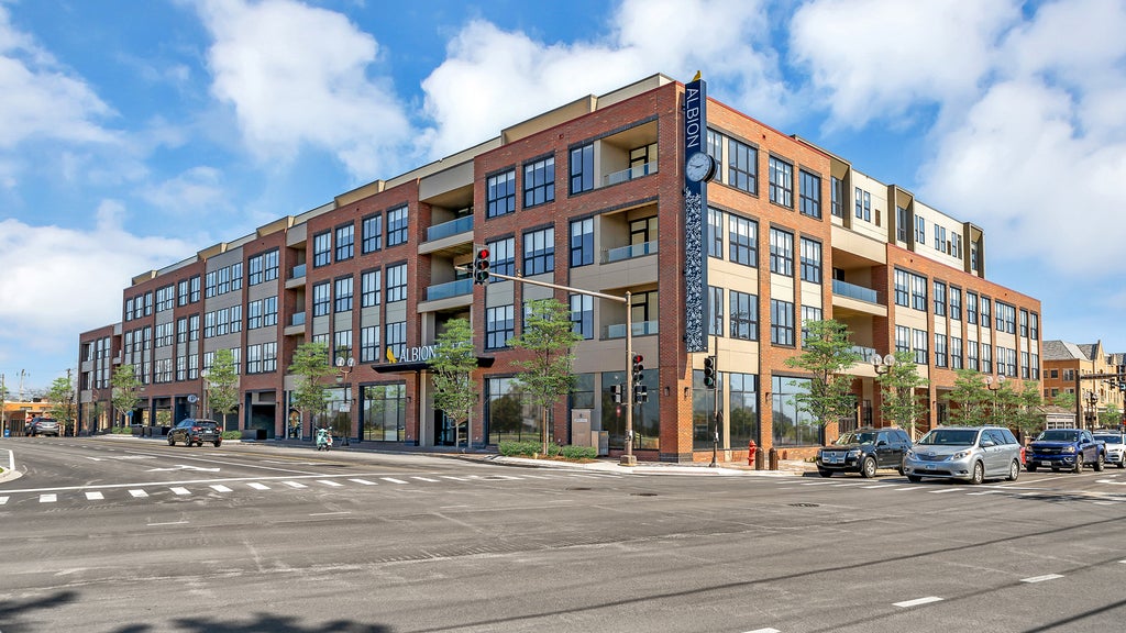 650 Elm Place 209, Highland Park, 60035