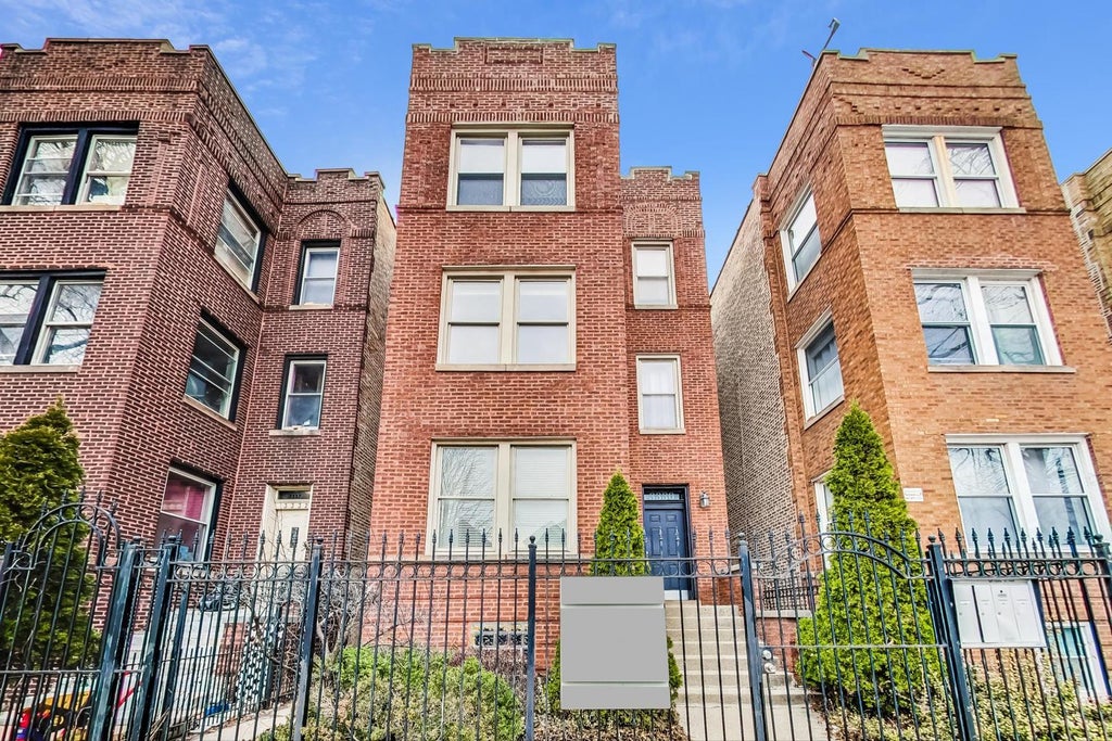 3330 West Hutchinson Street 3, Chicago, 60618