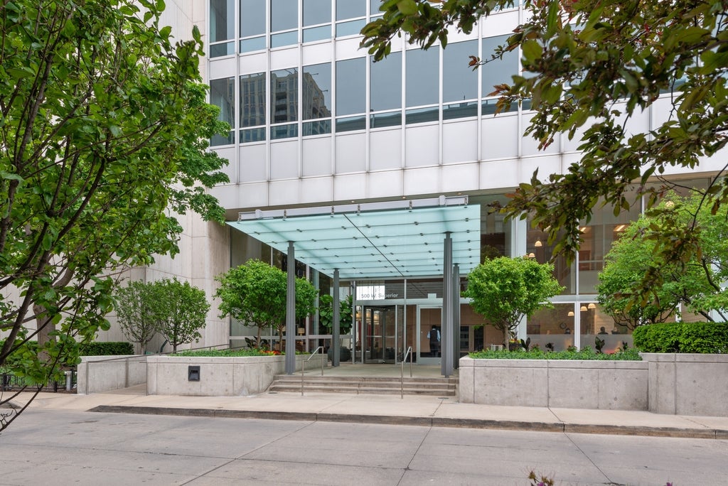 500 West Superior Street 2201, Chicago, 60654