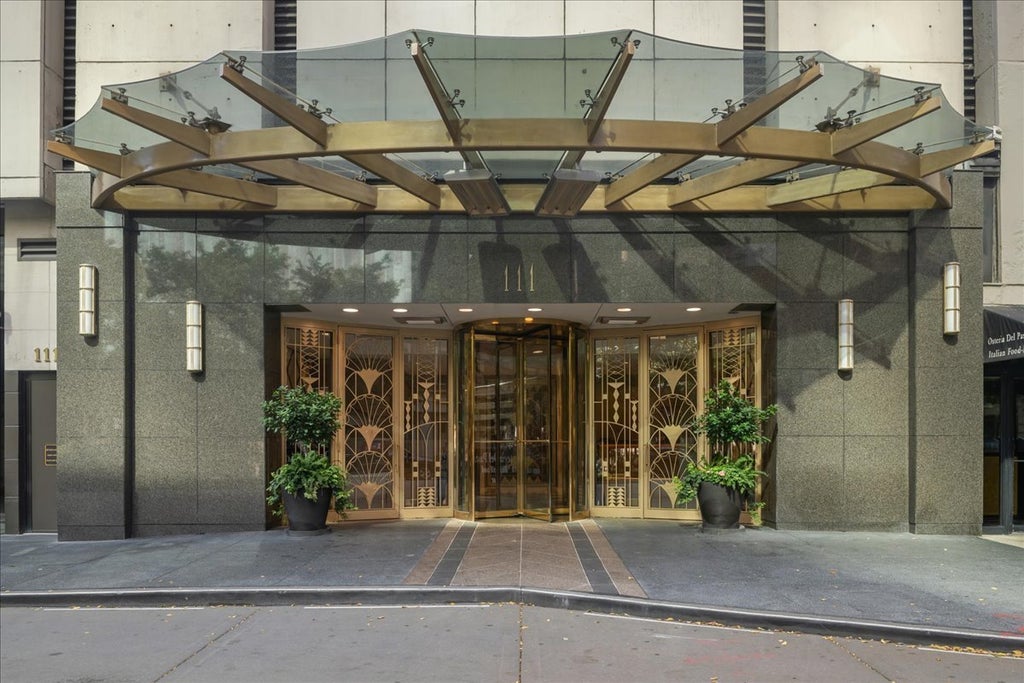 111 East Chestnut Street 22k, Chicago, 60611