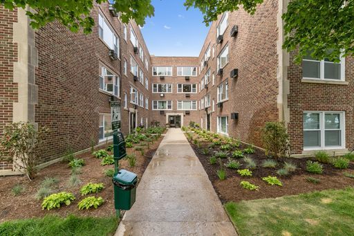 7634 North Eastlake Terrace 1s, Chicago, 60626