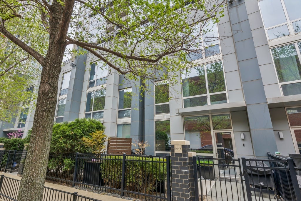 1917 South Calumet Avenue, Chicago, 60616