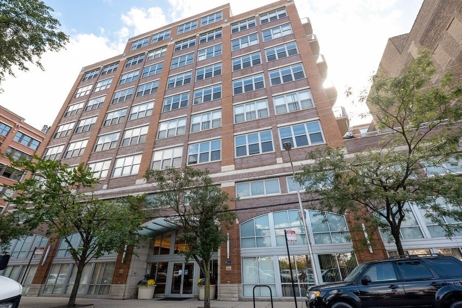 933 West Van Buren Street 523, Chicago, 60607