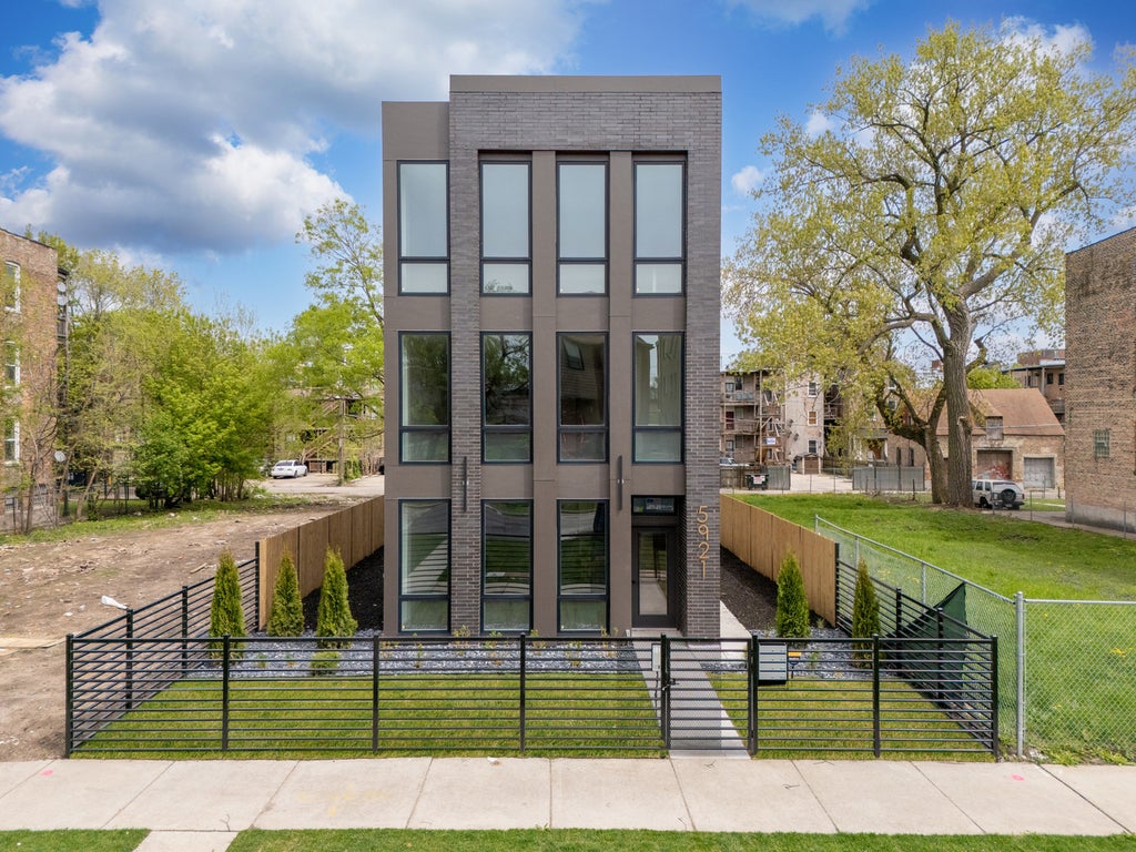 5921 South Calumet Avenue 2, Chicago, 60637