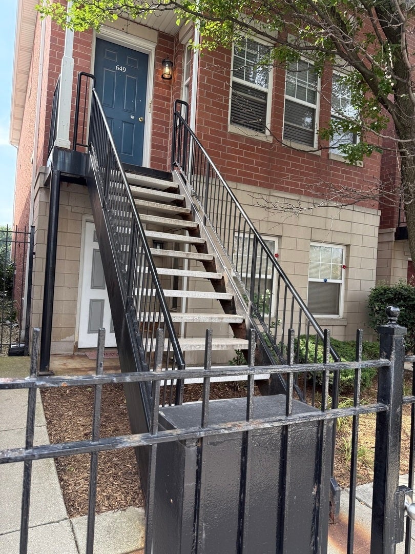 649 West Division Street B, Chicago, 60610