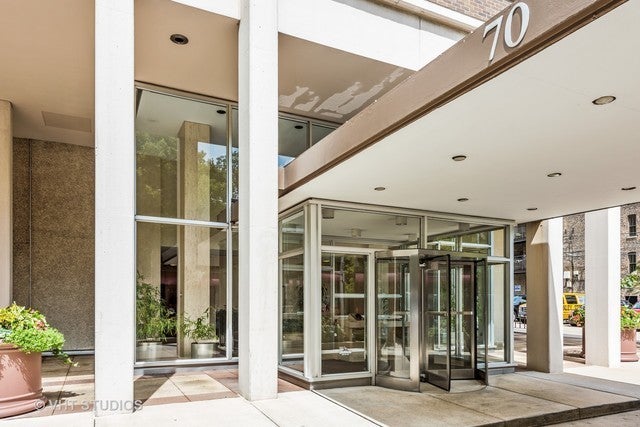70 West Burton Place 1101, Chicago, 60610