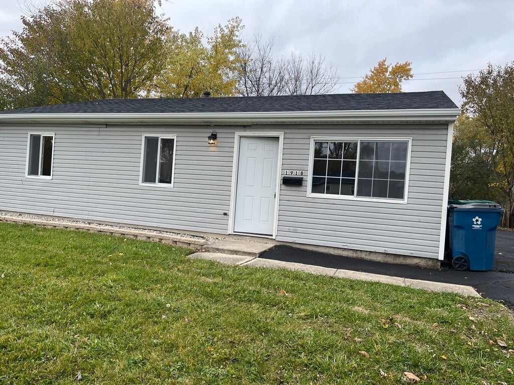 1918 Ashland Avenue, Chicago Heights