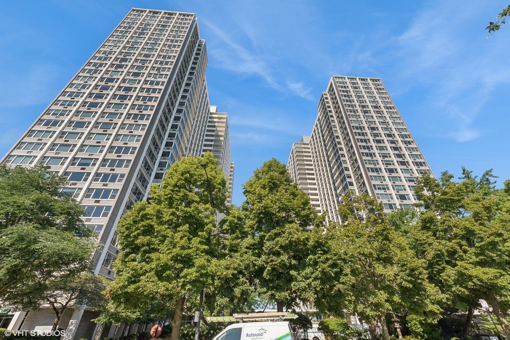 4250 North Marine Drive 827, Chicago, 60613