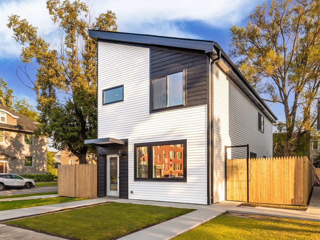 5901 West Erie Street, Chicago, 60644