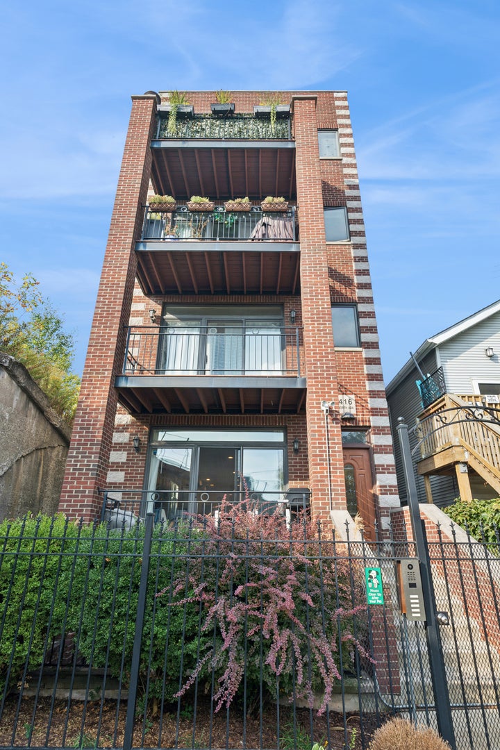 416 North Ada Street 1, Chicago, 60642