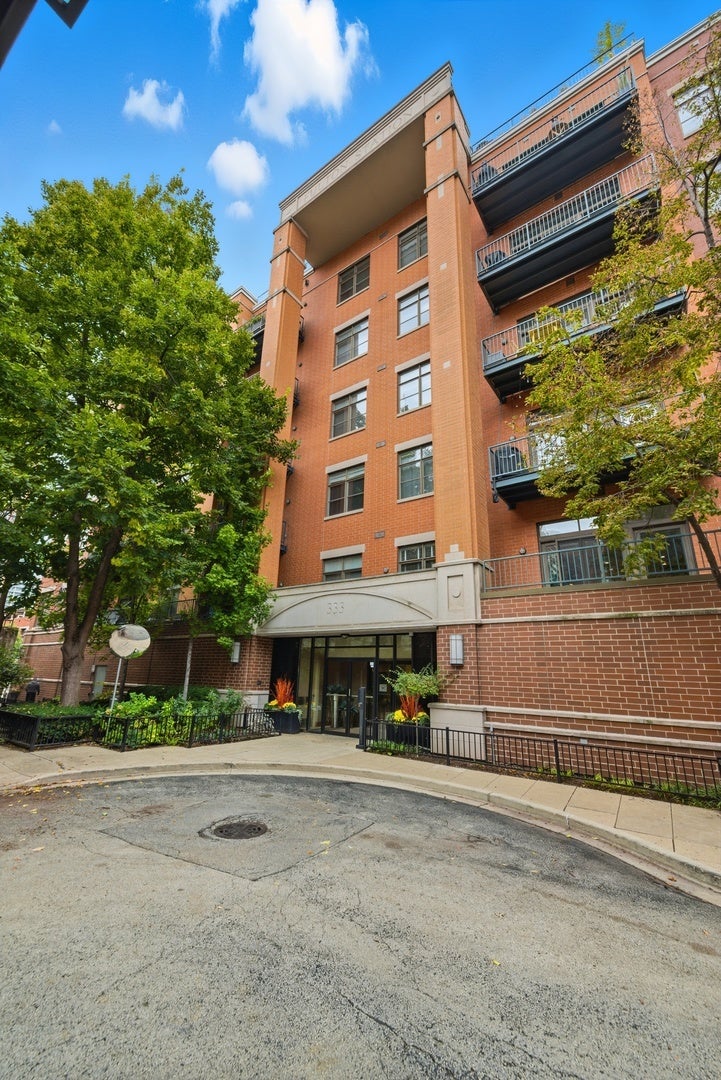 333 North Jefferson Street 201, Chicago, 60661