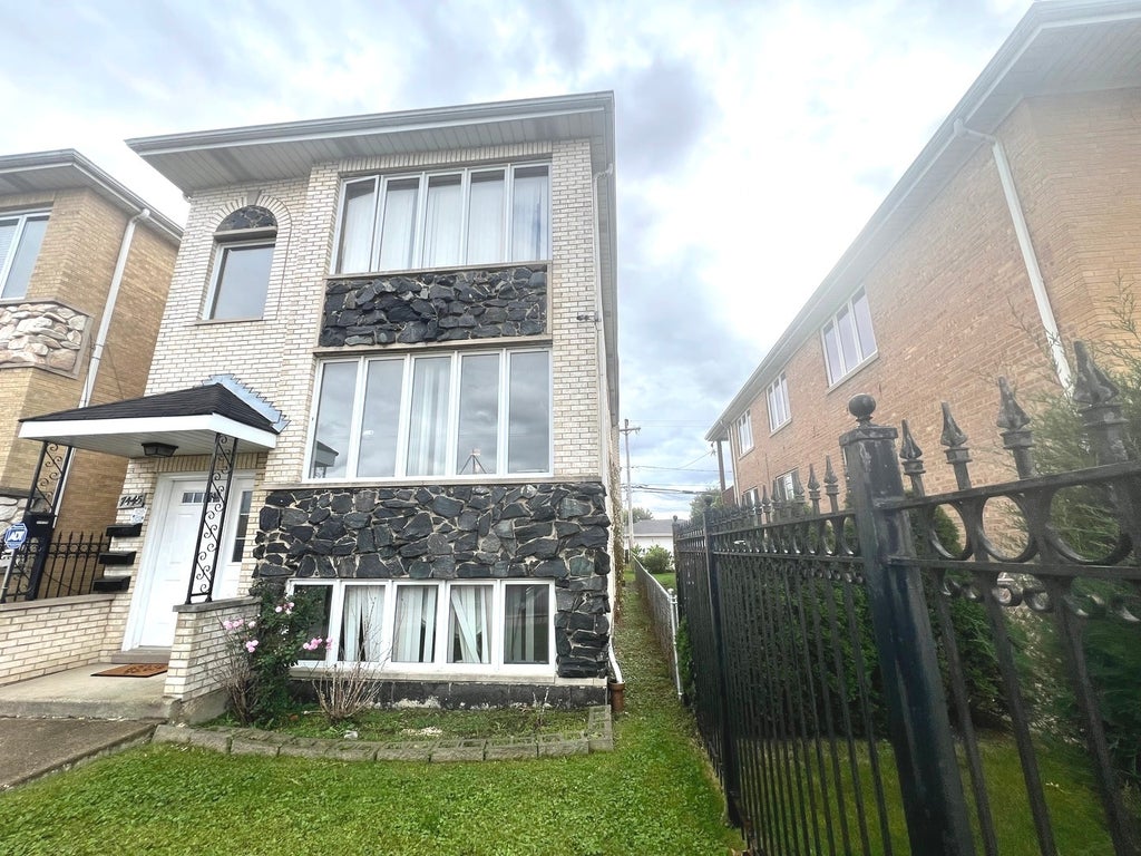 7445 West Belmont Avenue 1, Chicago, 60634