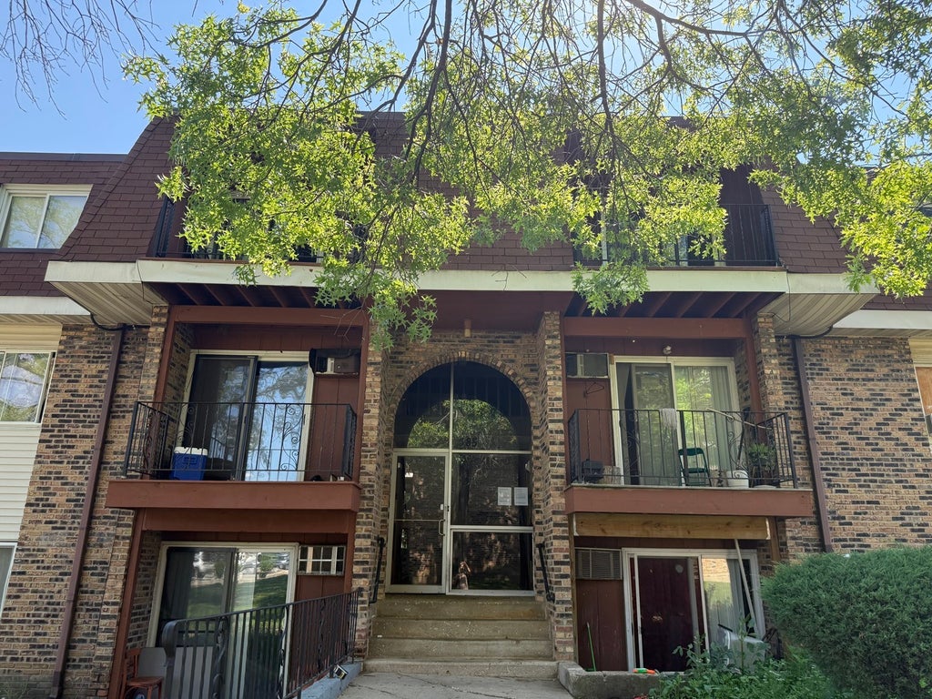 585 Hill Drive 11314, Hoffman Estates