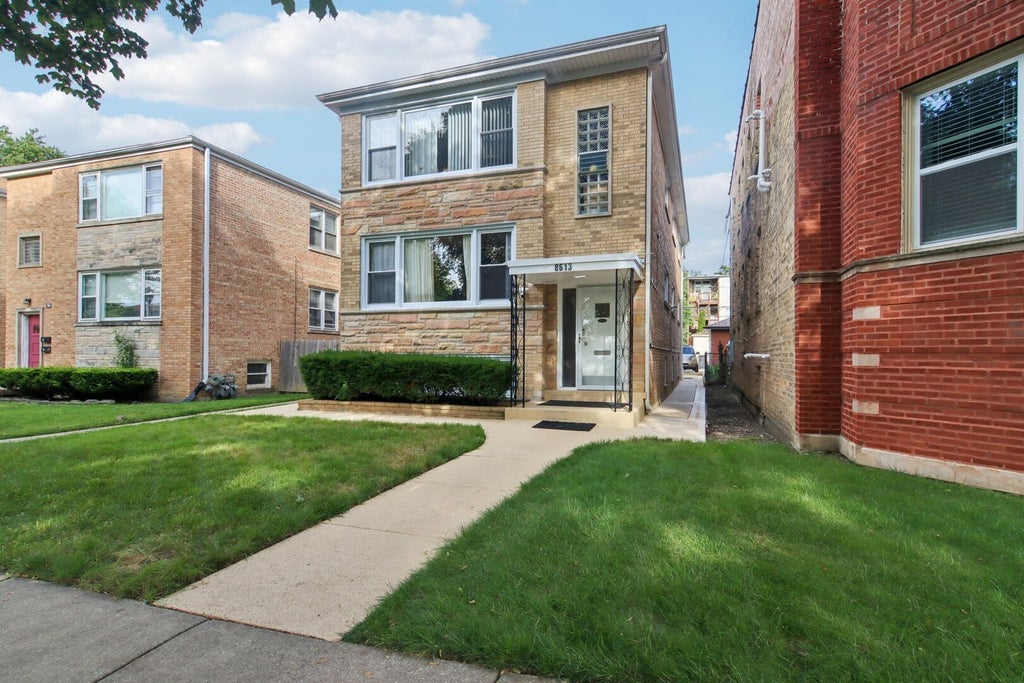 8613 Trumbull Avenue 1, Skokie, 60076