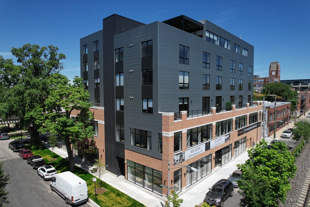 1802 West Berenice Avenue 505, Chicago, 60613