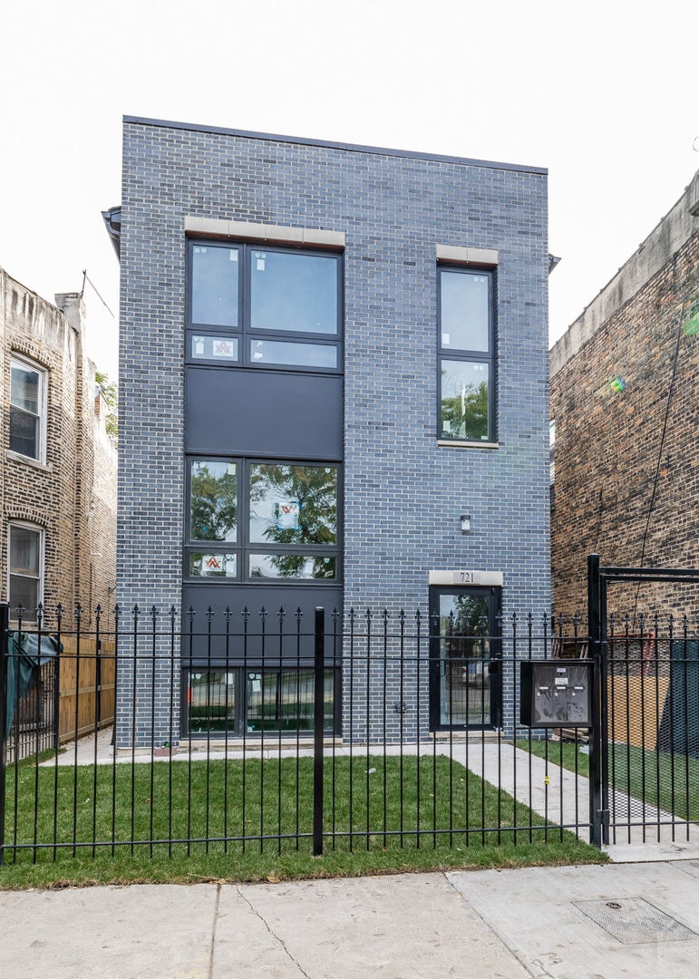 721 North Hamlin Street 1, Chicago, 60624