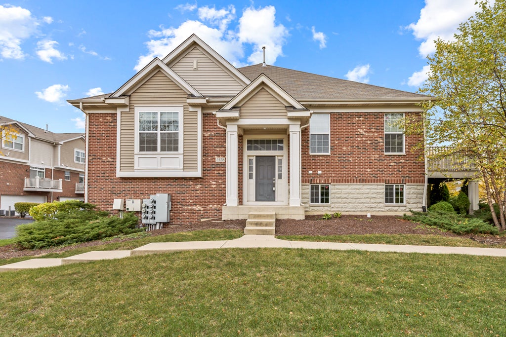 2528 Dunraven Avenue, Naperville