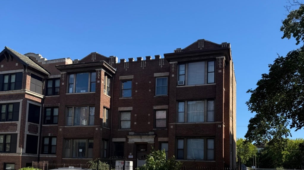 6737 South East End Avenue 1n, Chicago, 60649