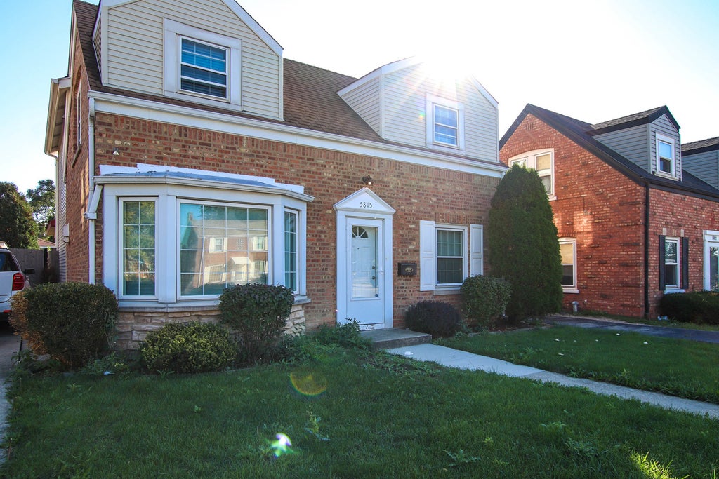 5815 North Canfield Avenue, Chicago, 60631