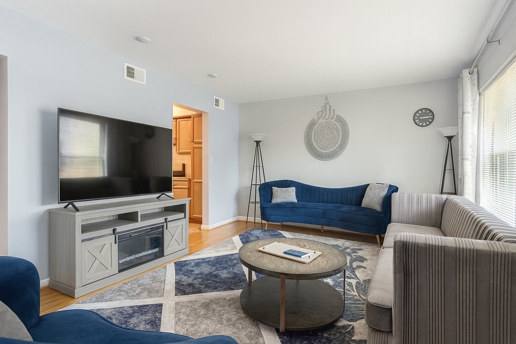 4807 North Harlem Avenue 3, Chicago, 60656