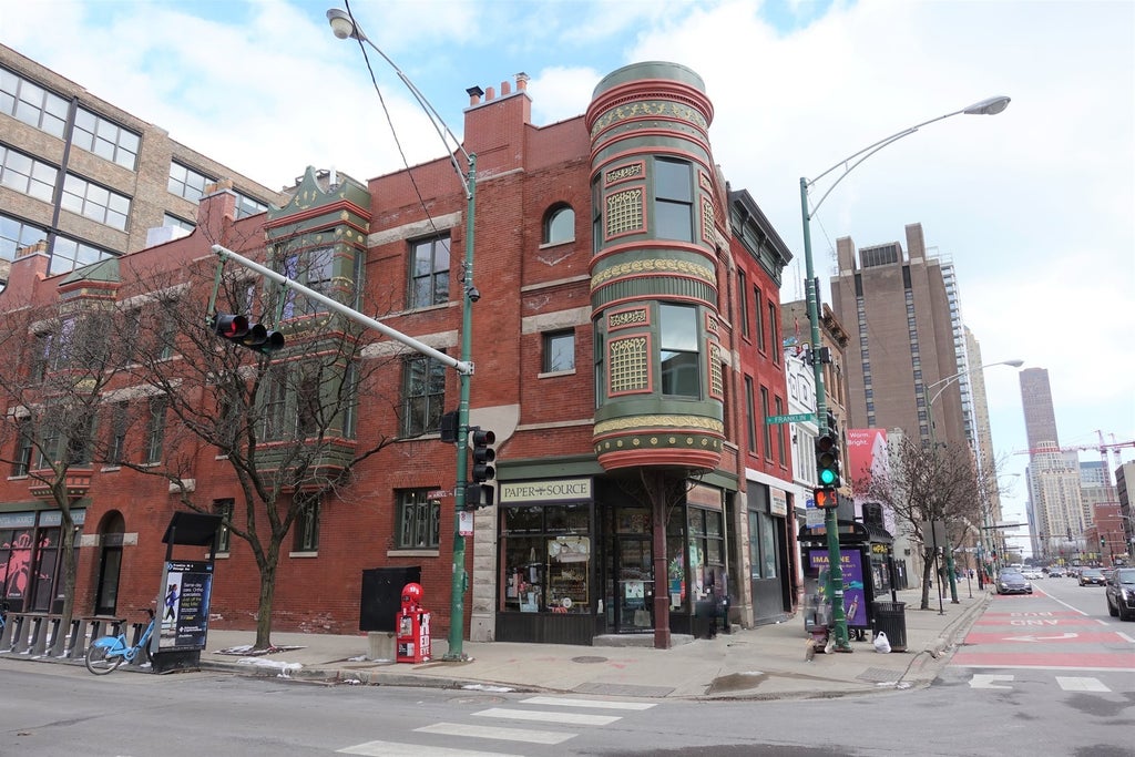 809 North Franklin Street 3r, Chicago, 60654