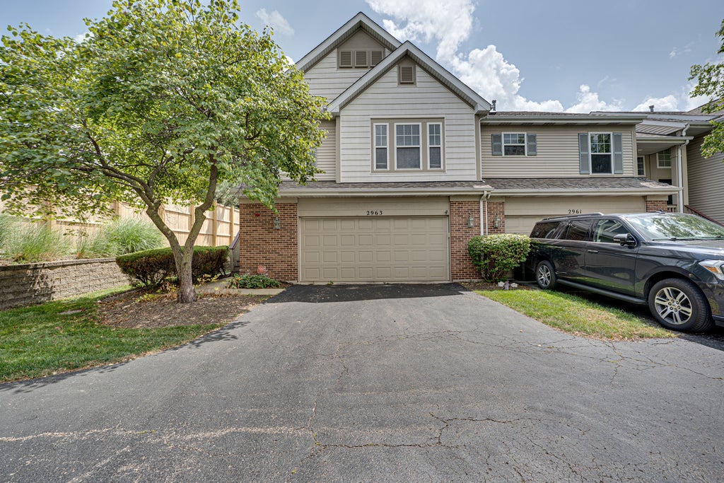 2963 Saganashkee Lane 2963, Naperville