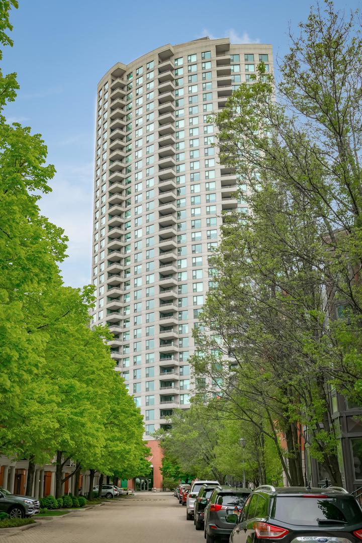 501 North Clinton Street 2004, Chicago, 60654