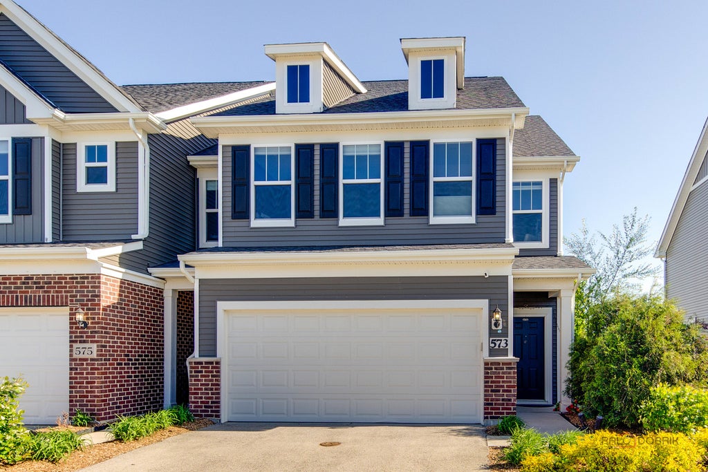 573 Watercress Drive, Aurora