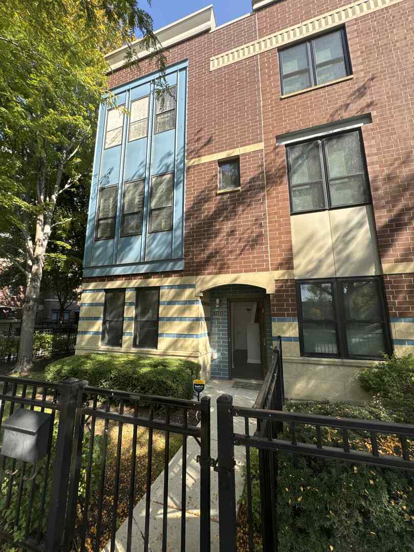 1153 North Cambridge Avenue, Chicago, 60610