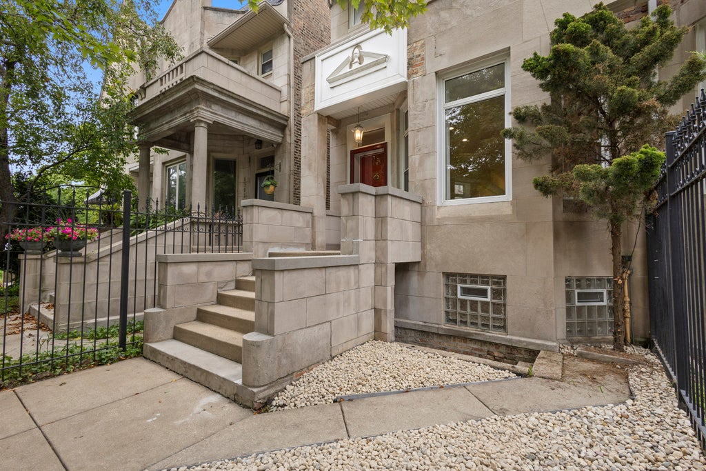 6505 South Woodlawn Avenue, Chicago, 60637