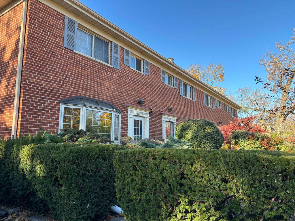 558 Green Bay Road, Glencoe, 60022