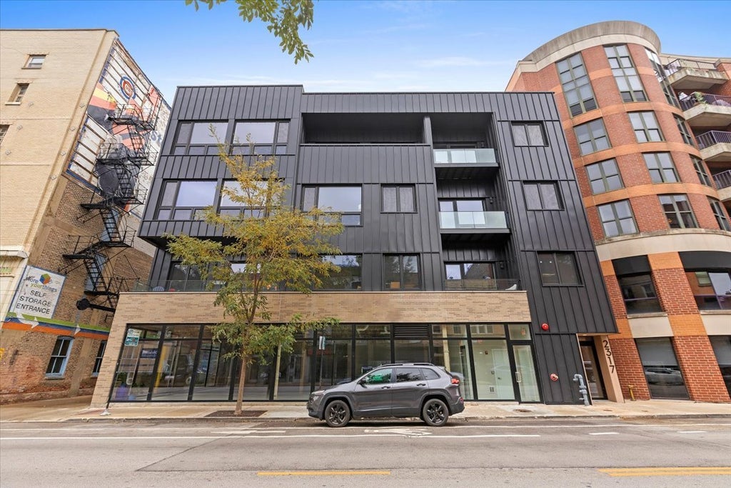 2317 North Clark Street 410, Chicago, 60614