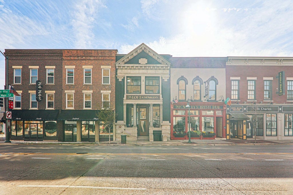 107 West Main Street 2, St. Charles