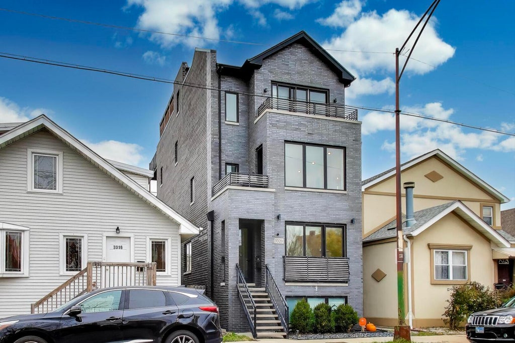 3320 North Narragansett Avenue 2, Chicago, 60634