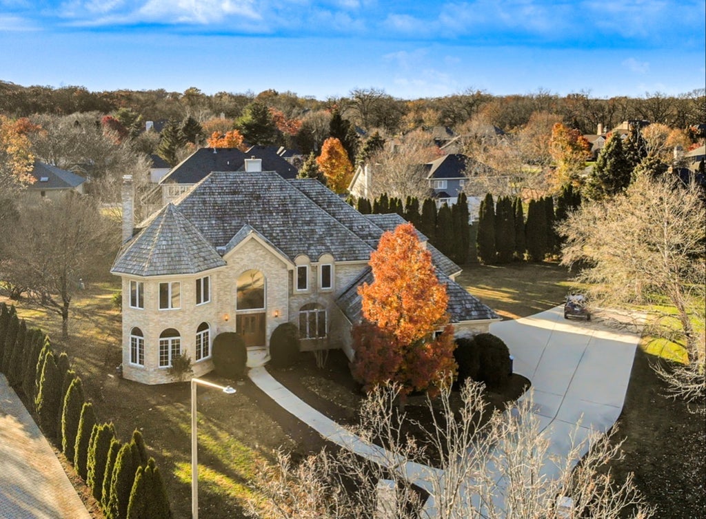 8s210 Stonehedge Court, Naperville