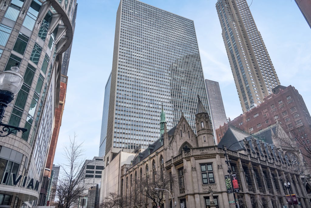 111 East Chestnut Street 20b, Chicago, 60611