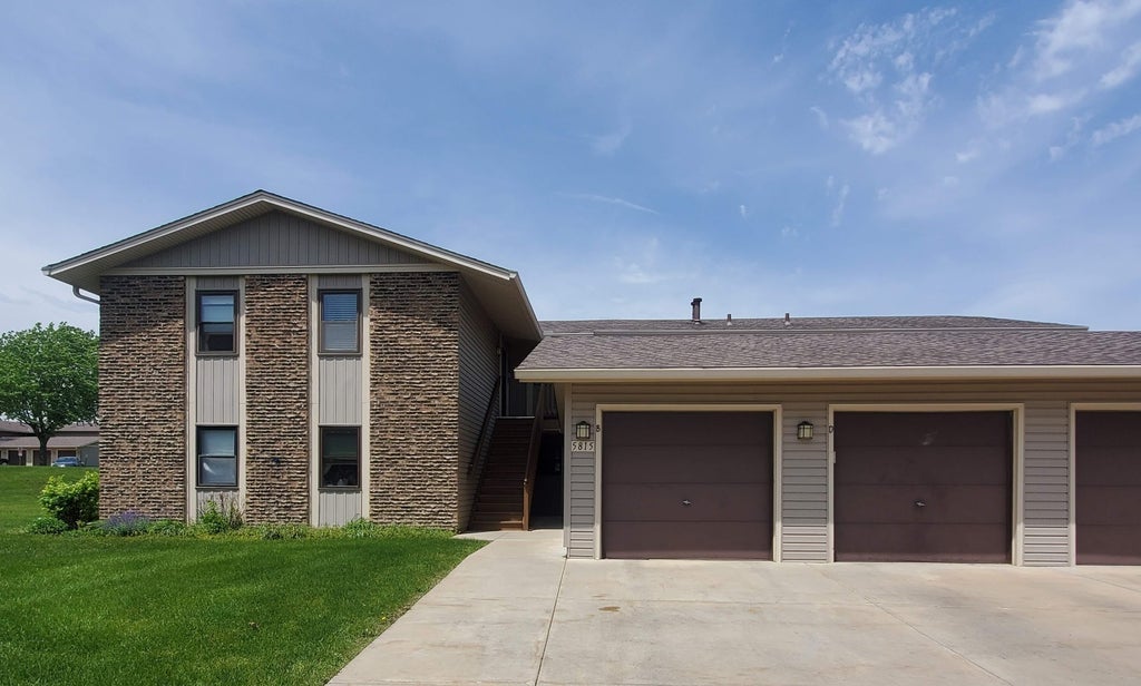 5815 Wilshire Court D, Hanover Park