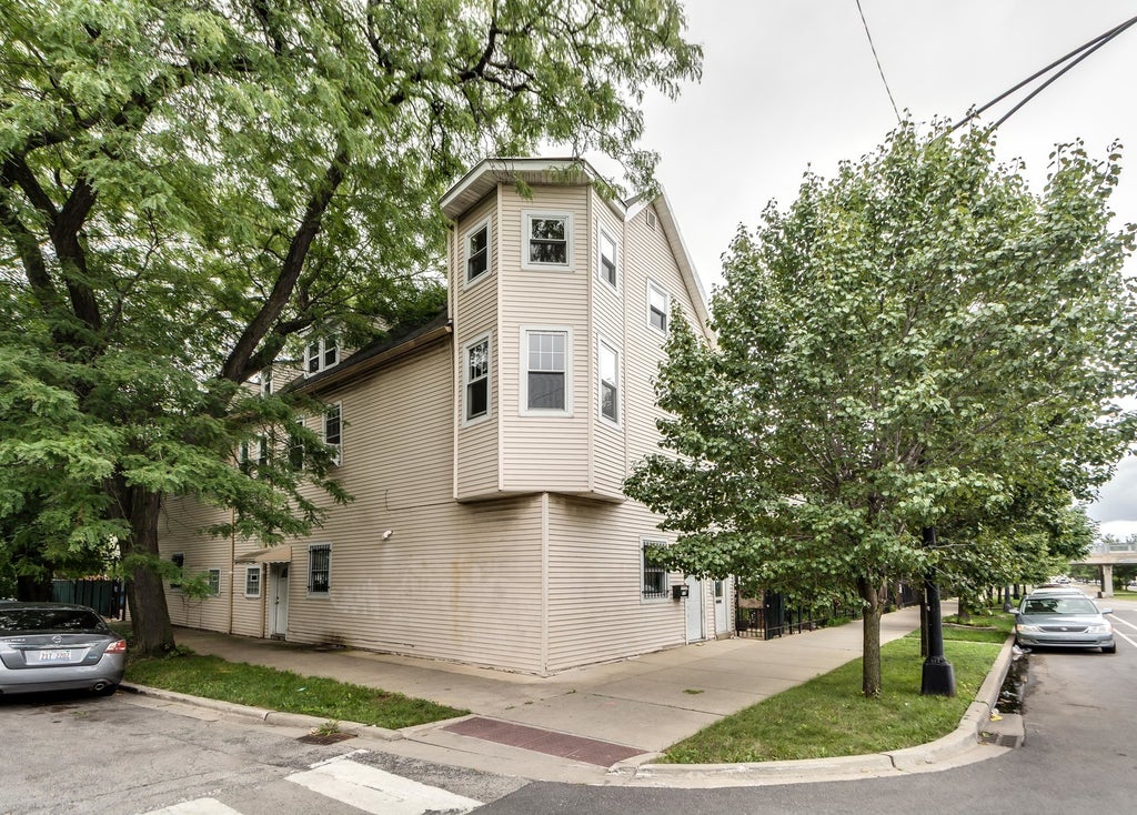 1825 North Kedzie Avenue 1, Chicago, 60647