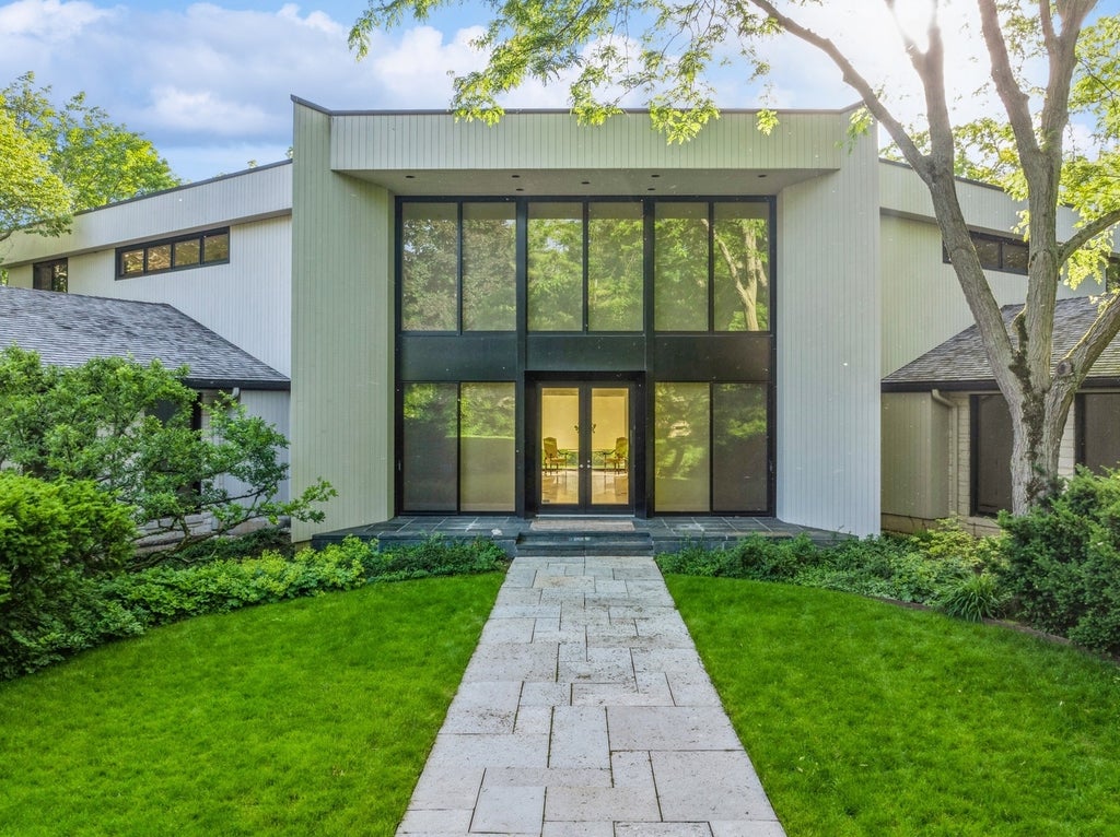 21 Lakewood Drive, Glencoe, 60022