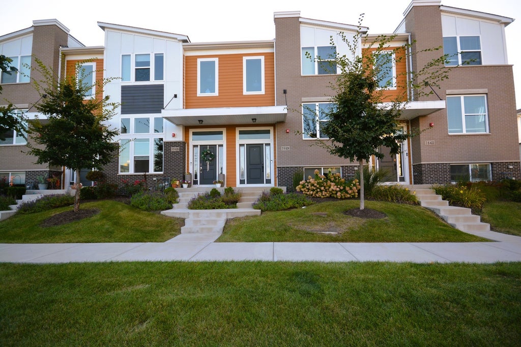 3s624 Everton Drive, Warrenville