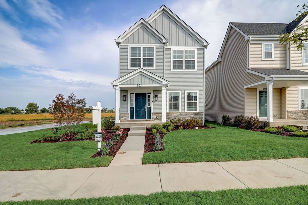 702 Station Boulevard, Elburn