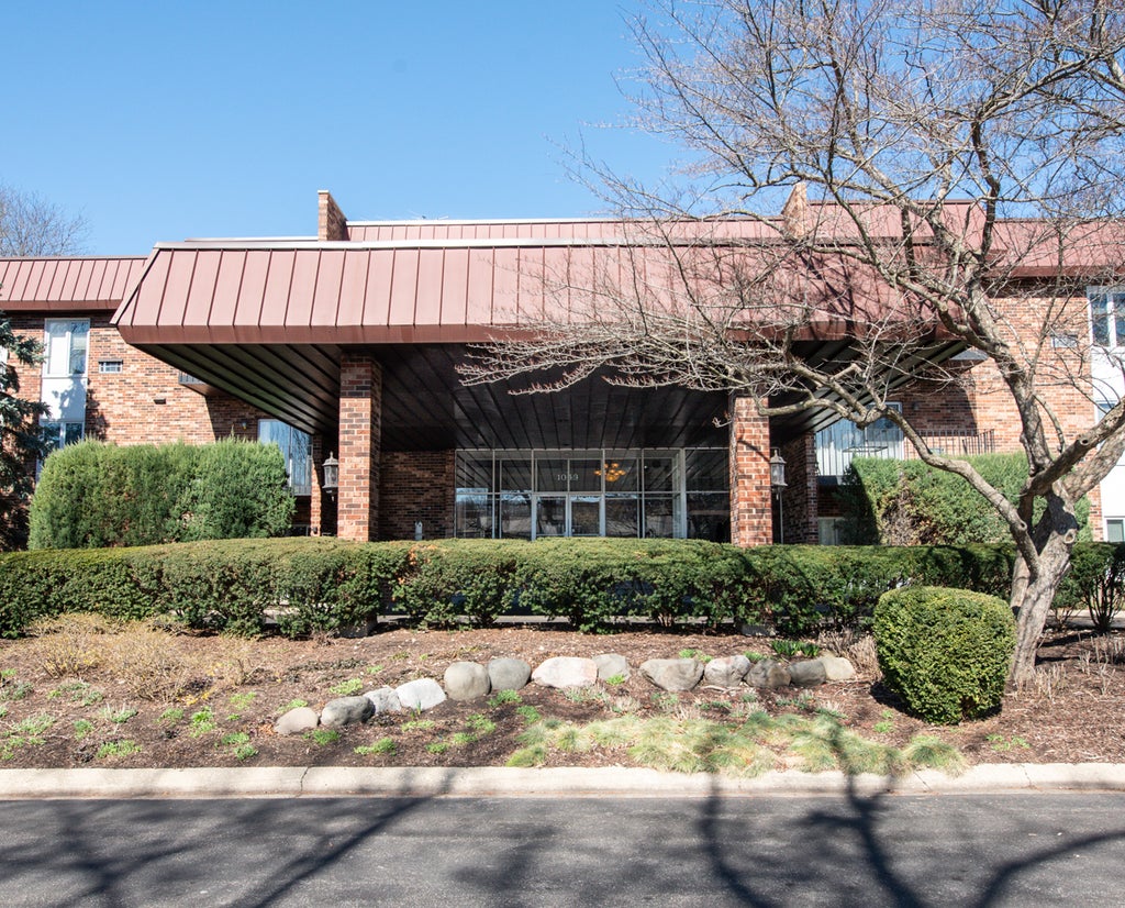 1049 West Ogden Avenue 1-112, Naperville