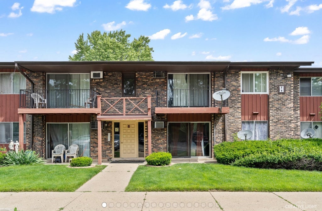 247 North Neltnor Boulevard F2c, West Chicago