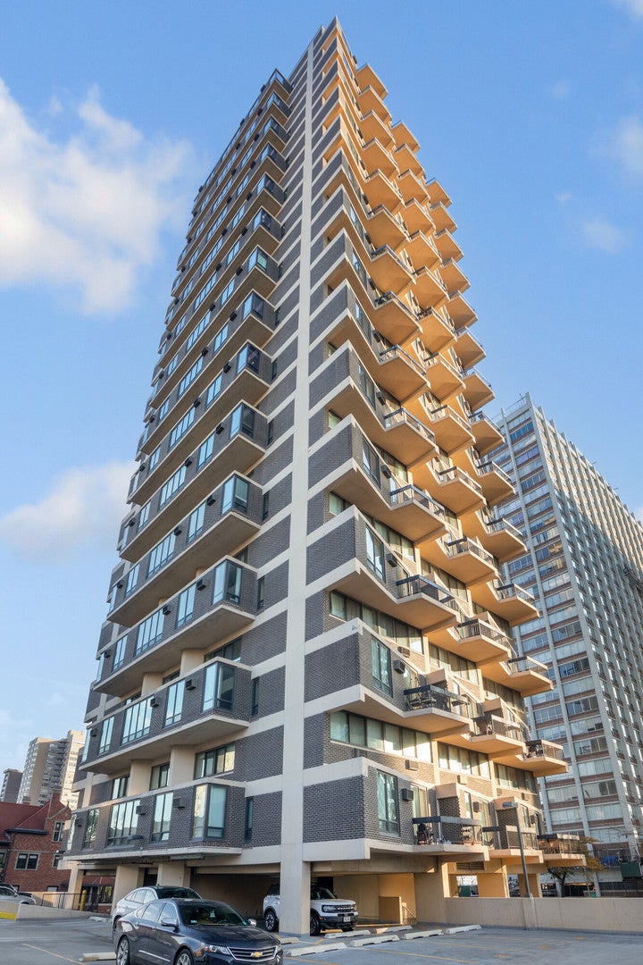 6166 North Sheridan Road 28e, Chicago, 60660