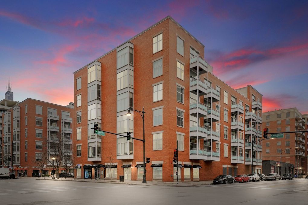 949 West Madison Street 307, Chicago, 60607