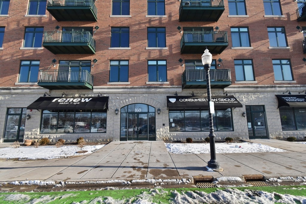160 South River Street 311, Aurora